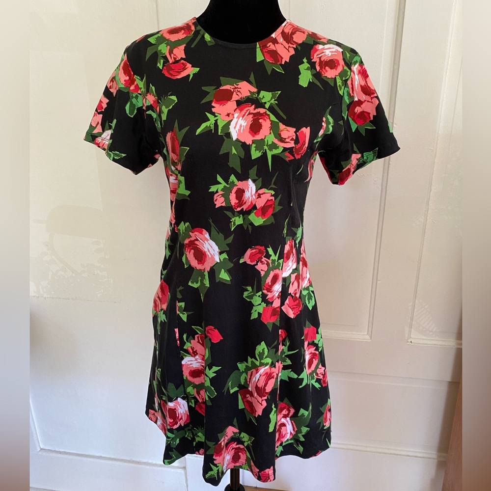 Motel crew neck short sleeve Black Pink Green Floral Mini Flare Dress. Size M.